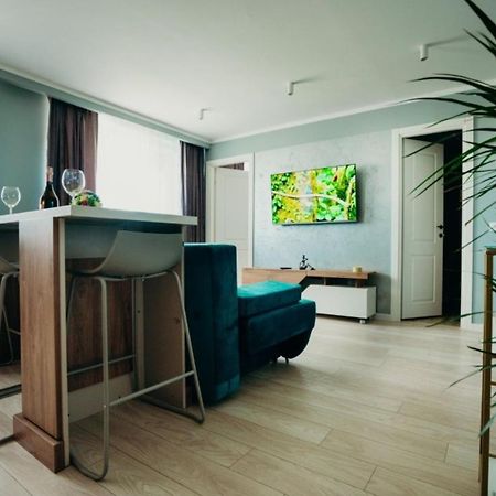 Studio 76 Apartment Onesti Exterior foto
