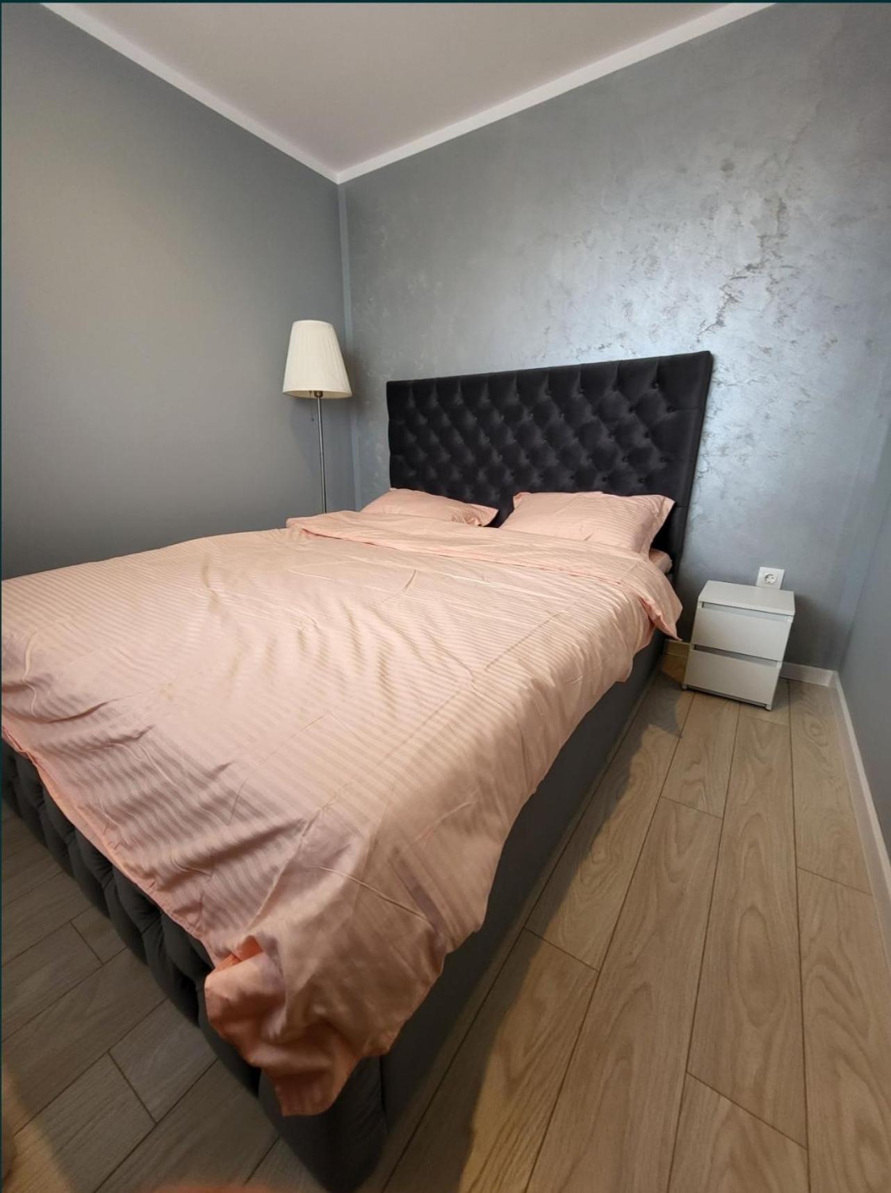 Studio 76 Apartment Onesti Exterior foto
